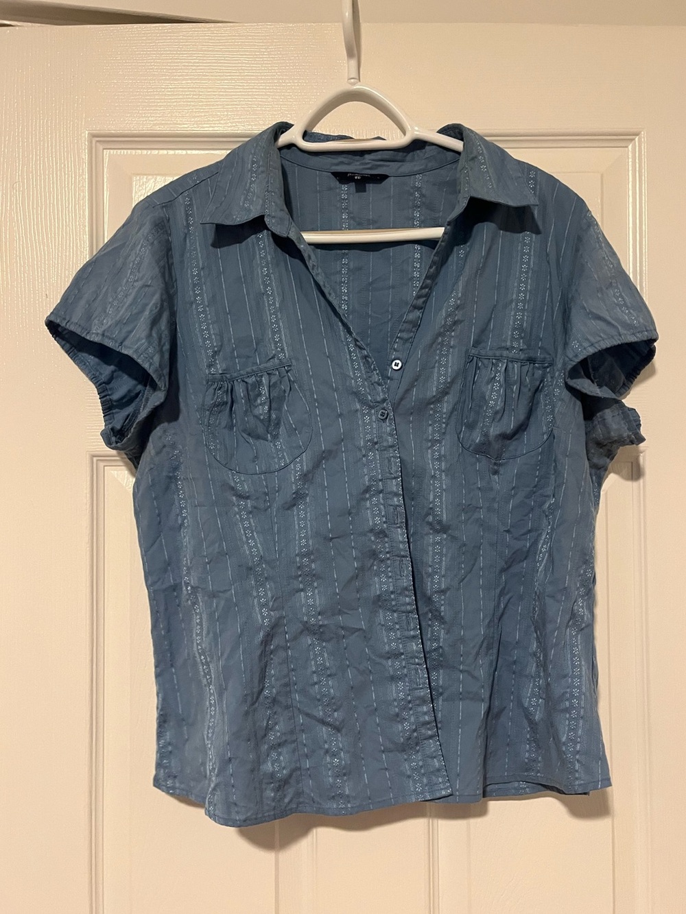 Reitmans Light Blue Textured Short Sleeve Blouse